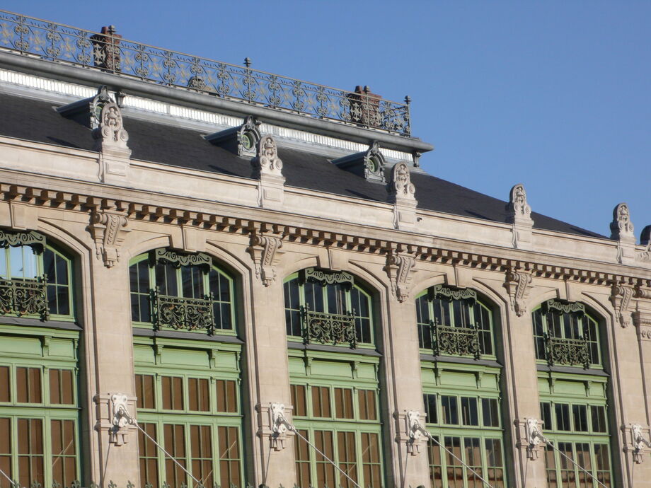 Les ferronneries sur les toitures de la gare des Brotteaux | Source Wikimédia