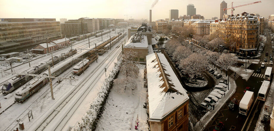 Vue de nos jours sur l'arrière de la gare des Brotteaux après désaffectation | Collection Tatig Tendjoukian