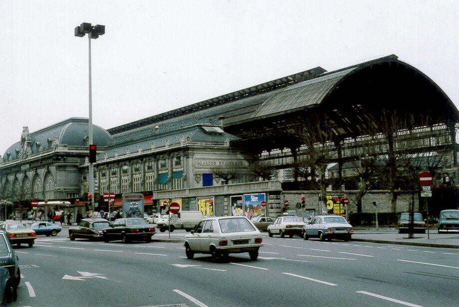 La gare des Brotteaux en 1982, juste avant le démantèlement de la charpente | Collection Tatig Tendjoukian
